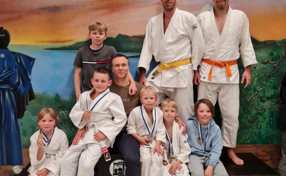Ukilaisjudokat sijoittuivat mitalitilastossa ykkösiksi Nummelassa.