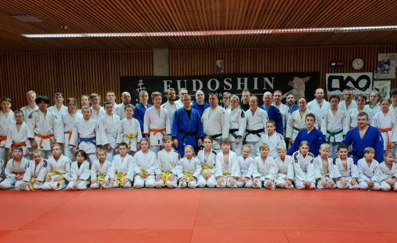 Porissa pidetylle alueleirille osallistui iso joukko lähialueen judokoita.