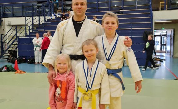 Judoseura Waseda-Clubin iskujoukko kävi vääntämässä Pohjanmaalla.