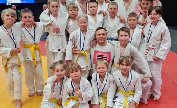 Ukilaisjudokat päättivät kilpailukauden onnistuneesti Lempäälän Ideaparkissa.