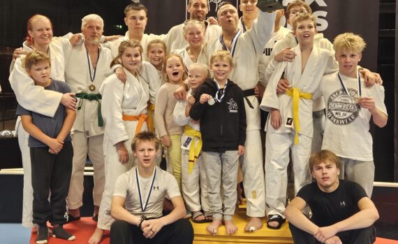 Uudenkaupungin judoseura Waseda-Club voitti lopulta kutkuttavan jännittävän Ideapark Cup’in kokonaiskilpailun. Kuvasta puuttuu Benjamins Bleidels.
