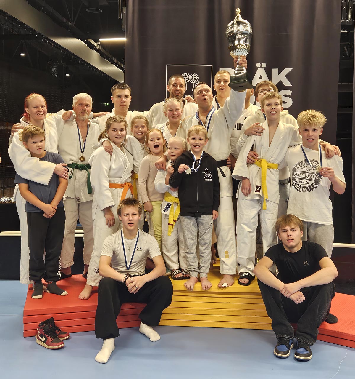Uudenkaupungin judoseura Waseda-Club voitti lopulta kutkuttavan jännittävän Ideapark Cup’in kokonaiskilpailun. Kuvasta puuttuu Benjamins Bleidels.