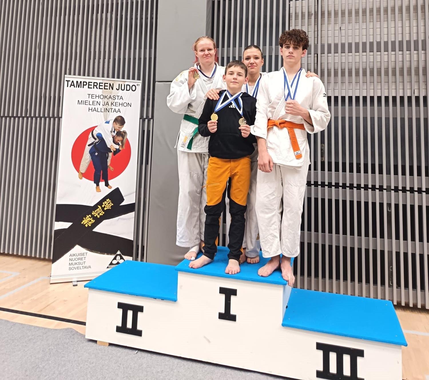 Ukilaisjudokat jyräsivät pienellä, mutta tehokkaalla joukkueella Tampereella.