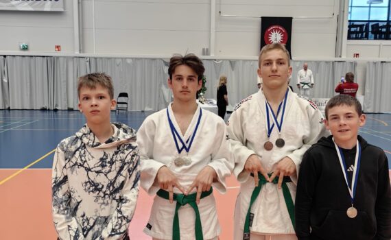 Ukilaisjudokat kävivät ottelemassa Hämeenlinnassa.