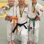 Ukilaisjudokat Mii, Marko ja Miki Hiltunen onnistuivat saavuttamaan triplamestaruuden Vantaalla.